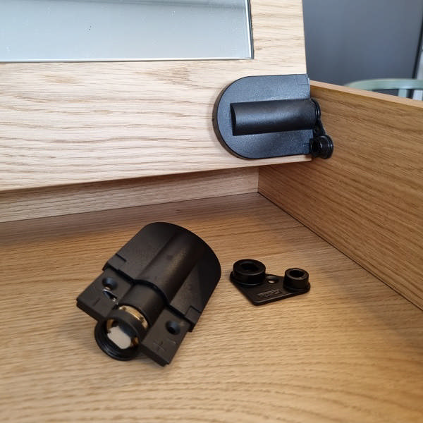 Lid Hinge, Soft Close, Black, Left+Right, 4-10 KG, 105 DG